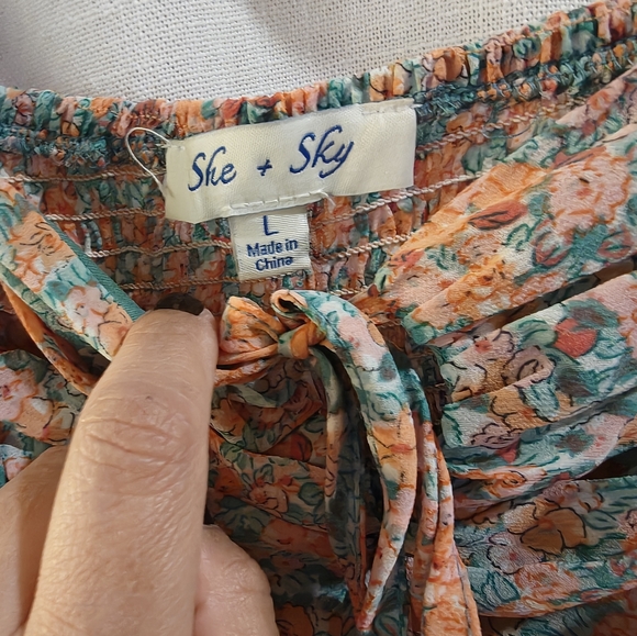 She & Sky Floral Ruched Long Sleeve Top - Picture 2 of 4